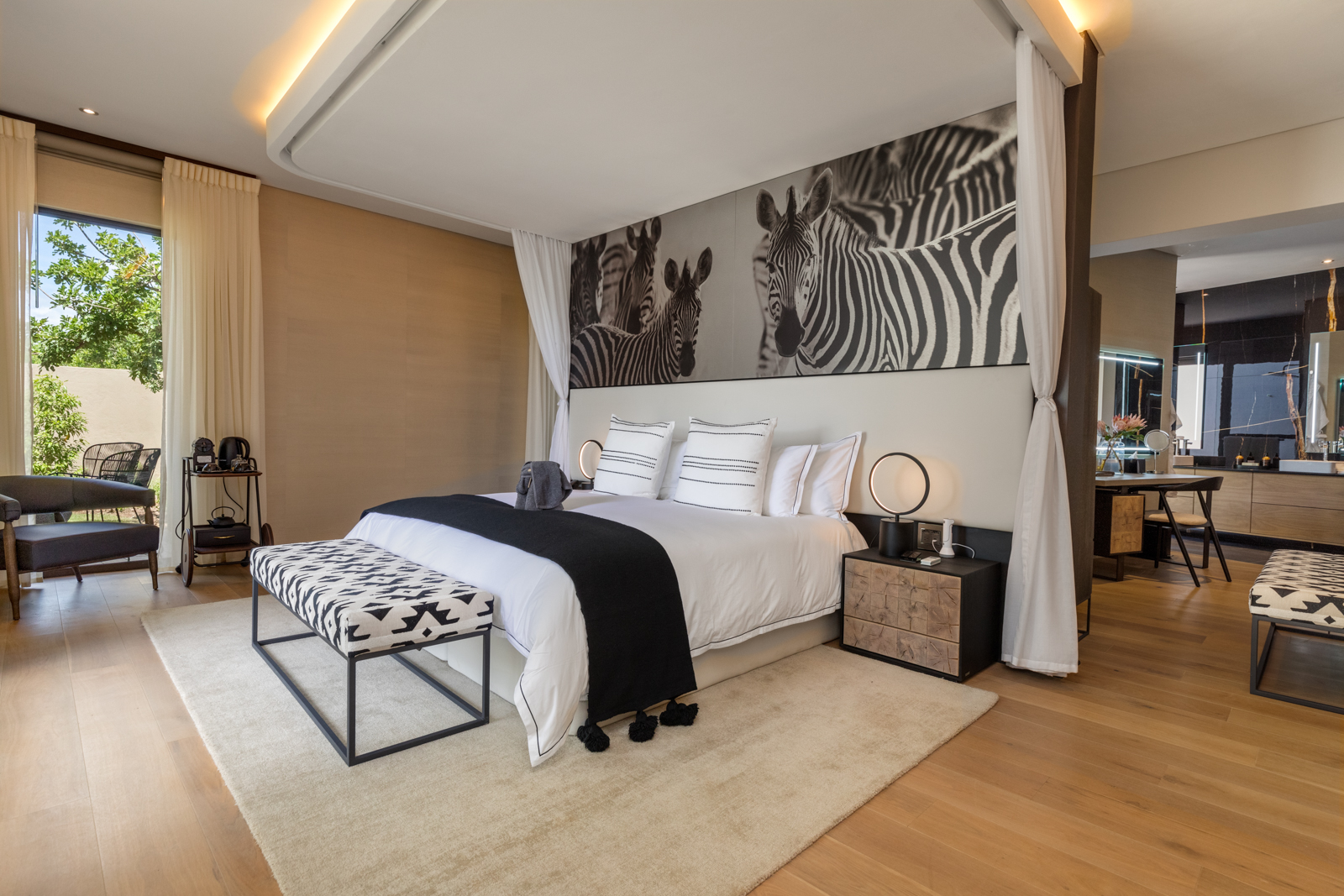 Suite 1 Master